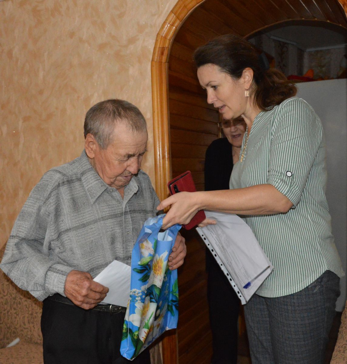 Поздравляем Лукшина Ивана Сергеевича с 90-летием